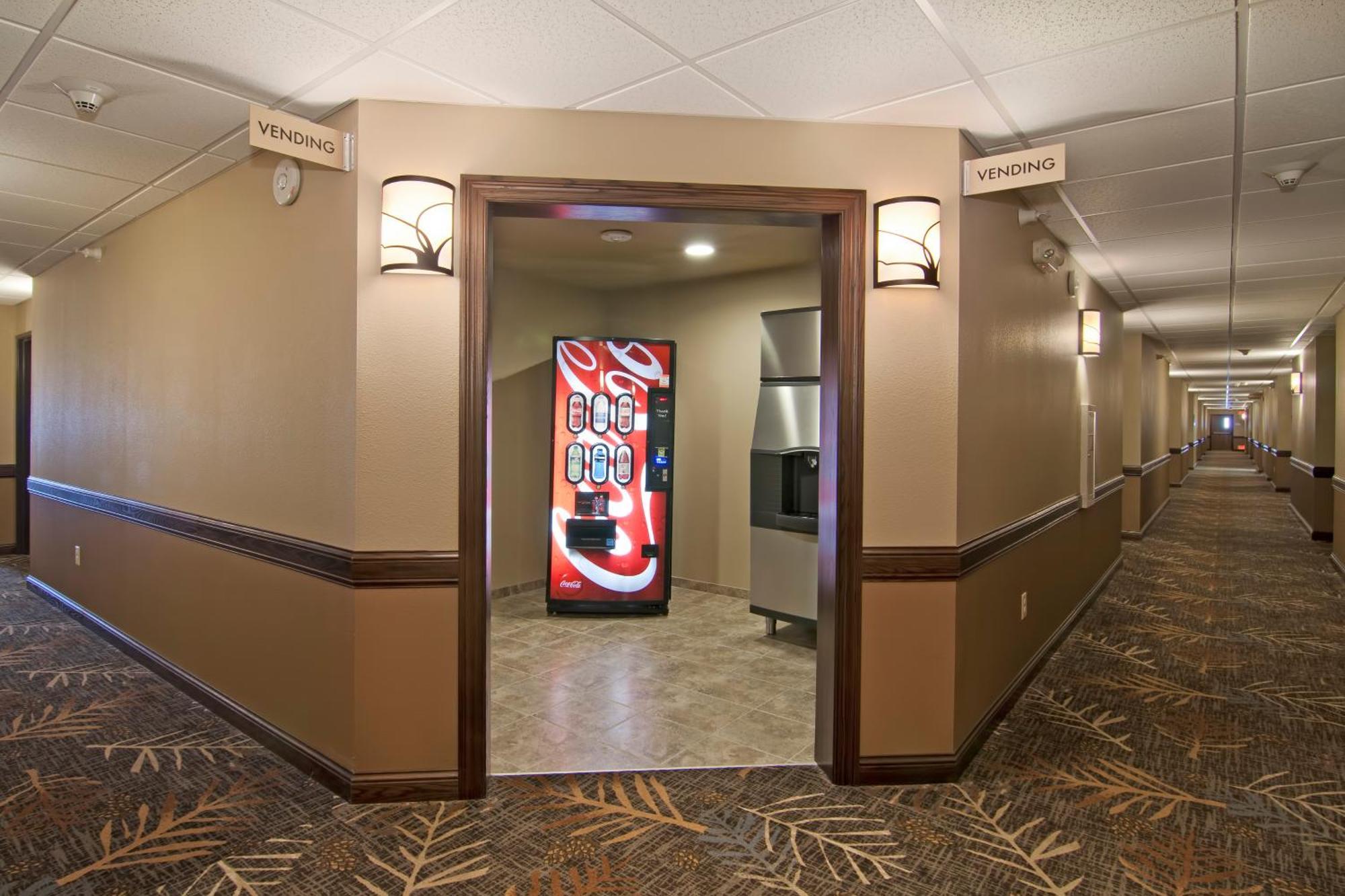 The Watford Hotel Watford City Eksteriør billede