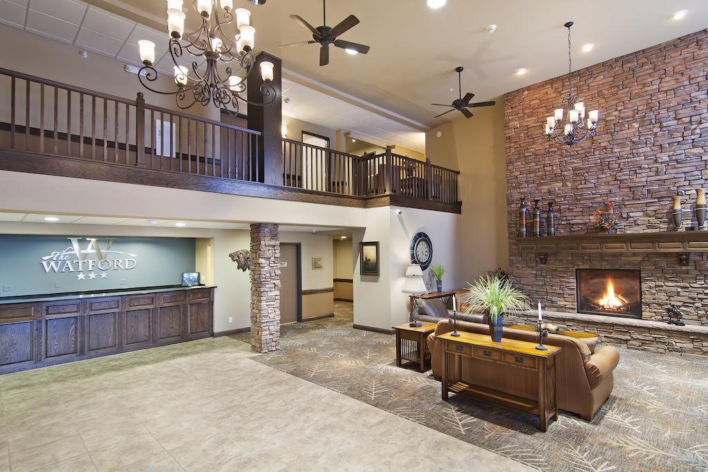 The Watford Hotel Watford City Eksteriør billede